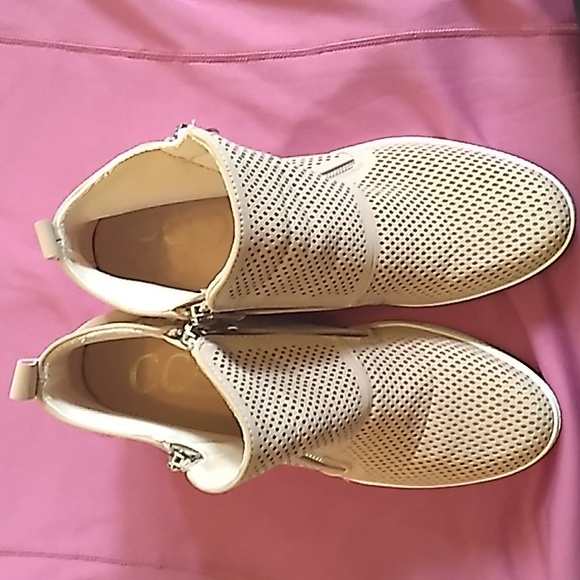 Women's Ccocci  wedge boots size 8.5 and light pink - Picture 2 of 10